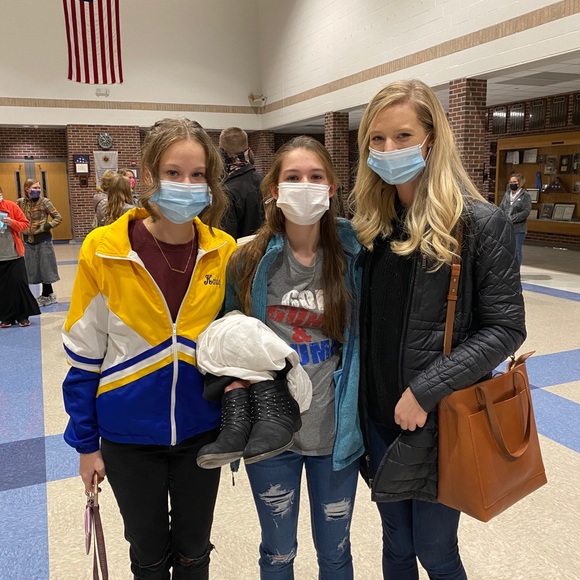 Meet your Posher, Mickayla - Picture 1 of 1